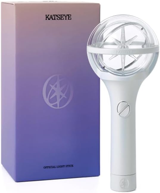 KPOP HEAVEN KATSEYE - LightStick oficial + 1 tarjeta fotográfica especial oficial Lollapalooza y 6 tarjetas fotográficas oficiales y 3 tarjetas fotográficas adicionales